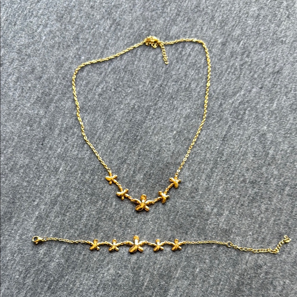 Gold Starfish Necklace and Bracelet Set